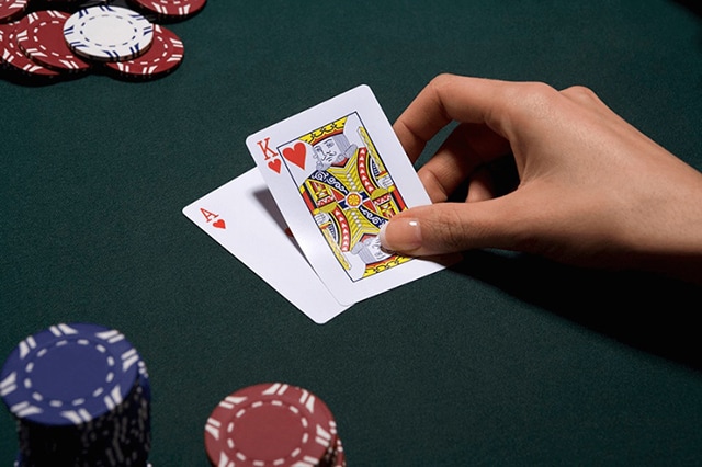 Nhung loi nghi lac hau khien ban than luon trang tay khi choi Poker